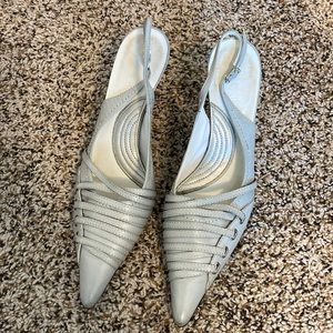 Leather Heeled Sandals- Light Gray